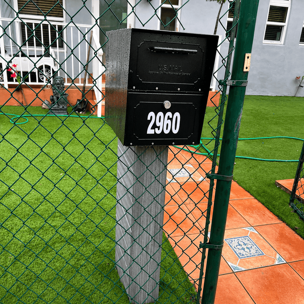 Composite Top-Mount Mailbox