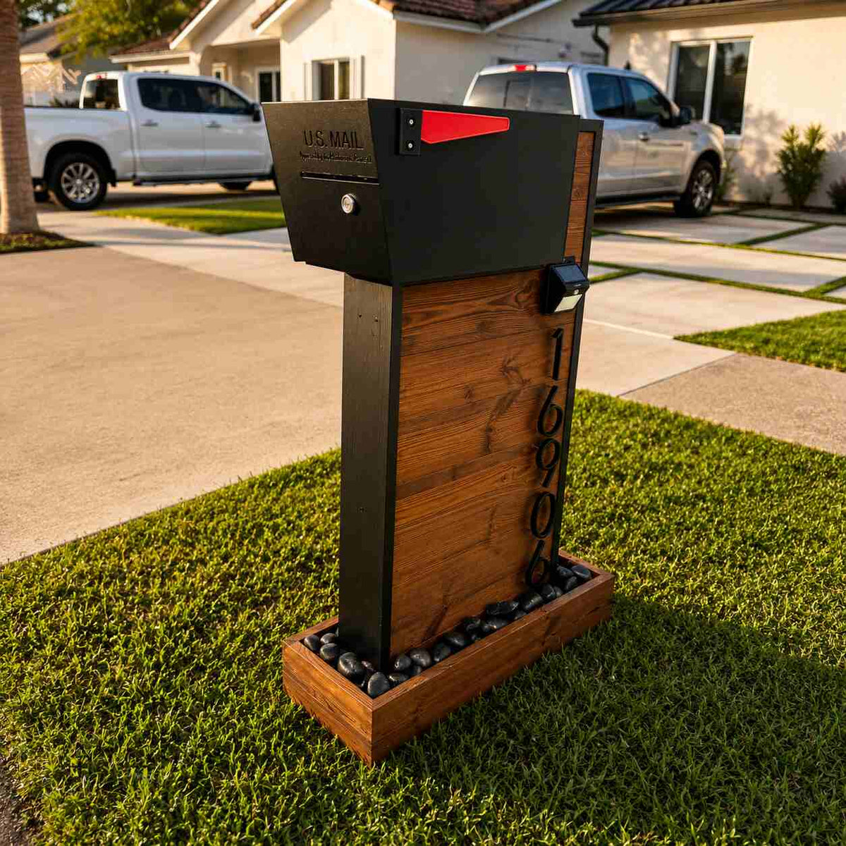 Hard Wood Top-Mount Mailbox